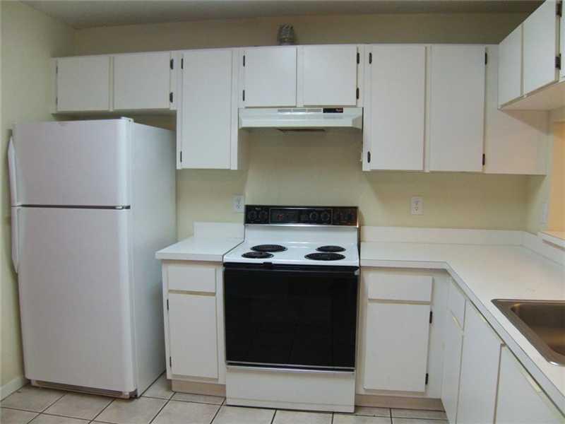 PEMBROKE POINTE - Residential Lease
