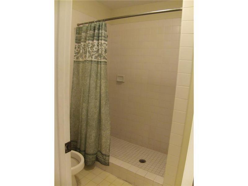 PEMBROKE POINTE - Residential Lease