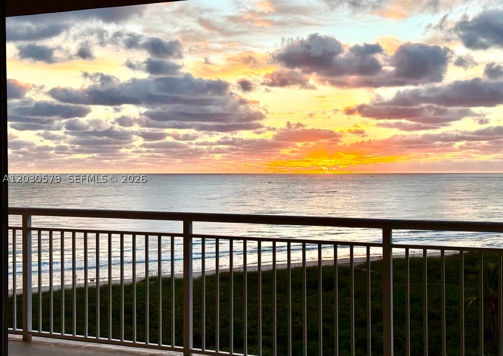 THE ATRIUM ON THE OCEAN I - Residential
