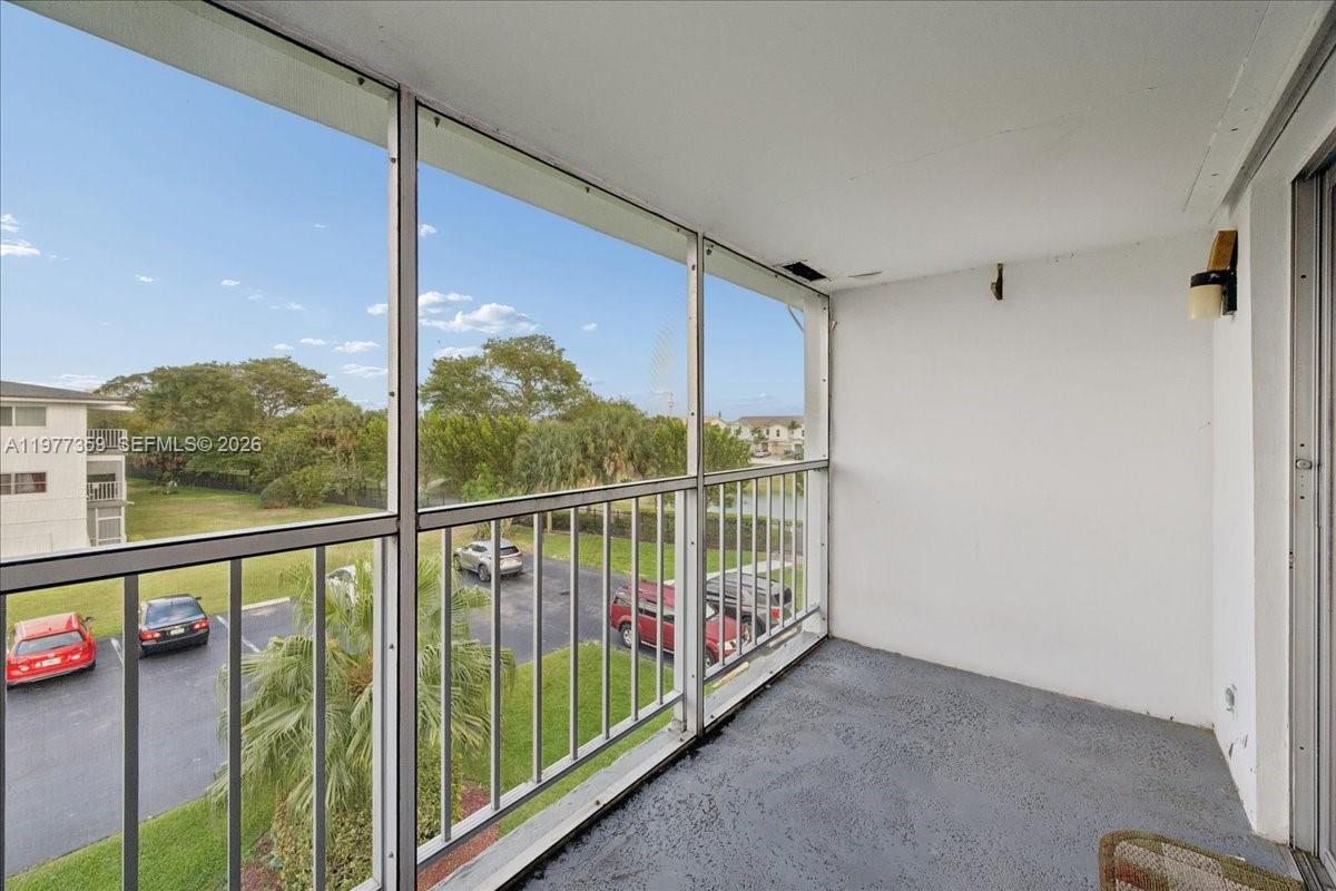 HILLCREST COUNTRY CLUB AP - Residential