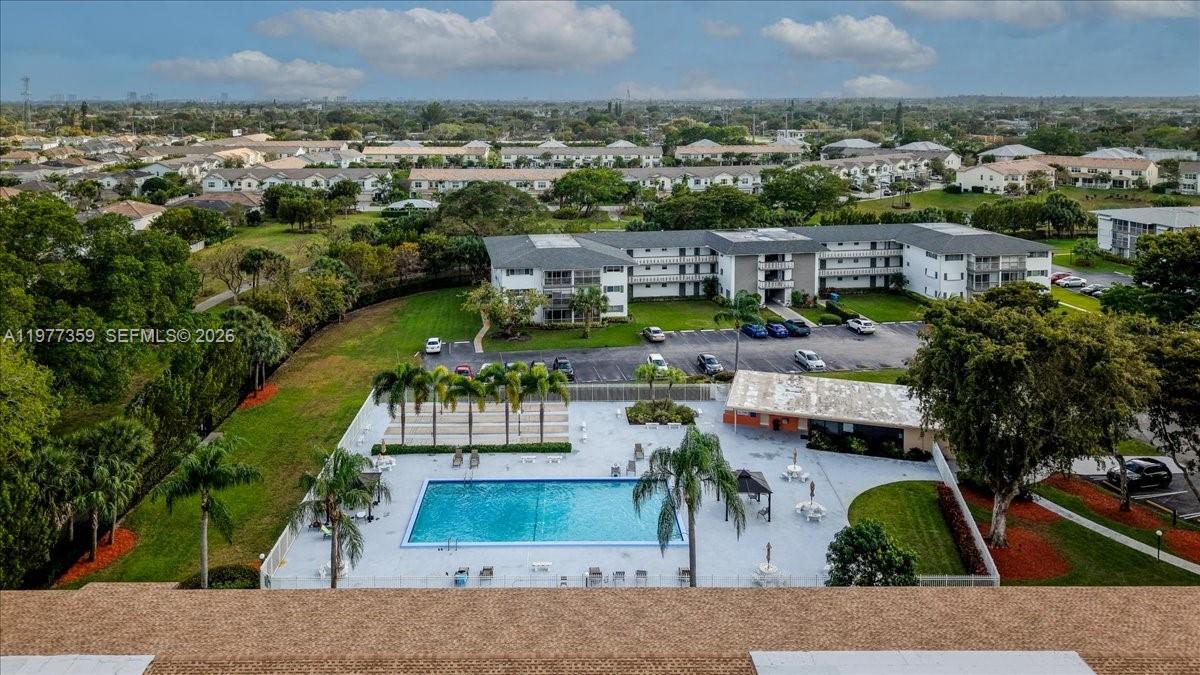 HILLCREST COUNTRY CLUB AP - Residential