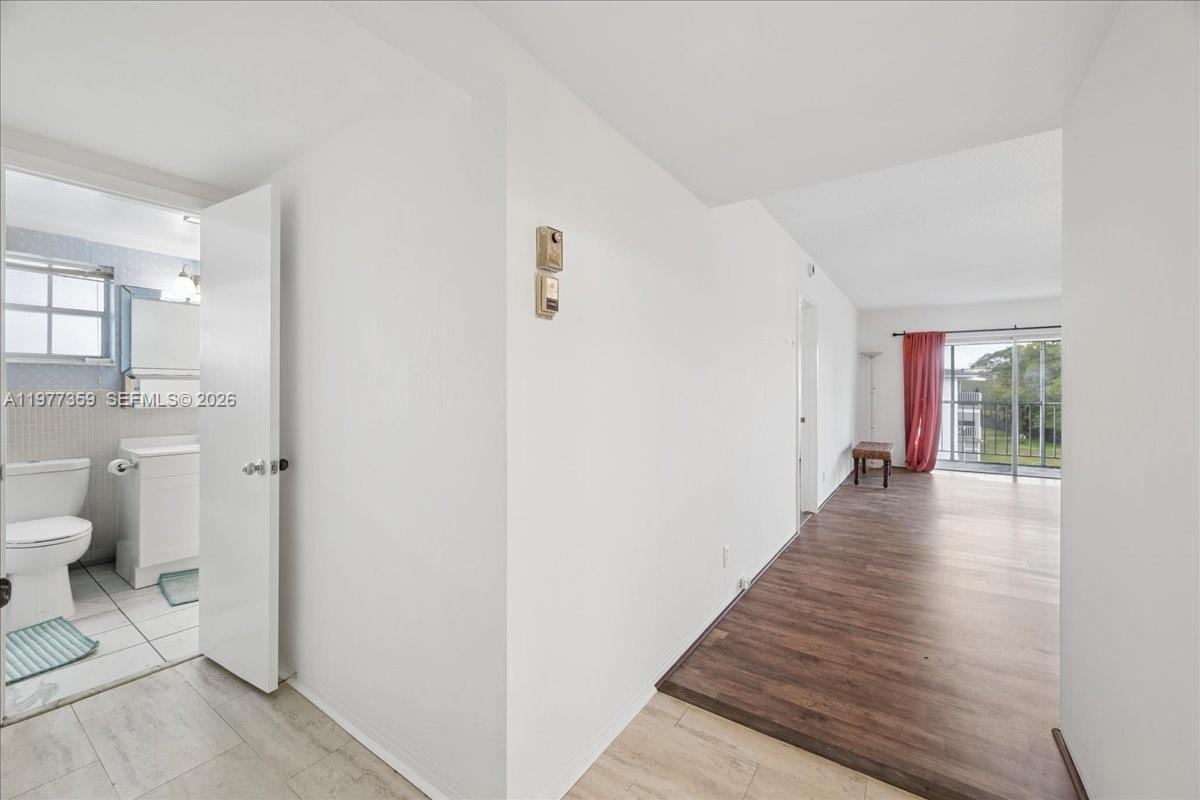 HILLCREST COUNTRY CLUB AP - Residential