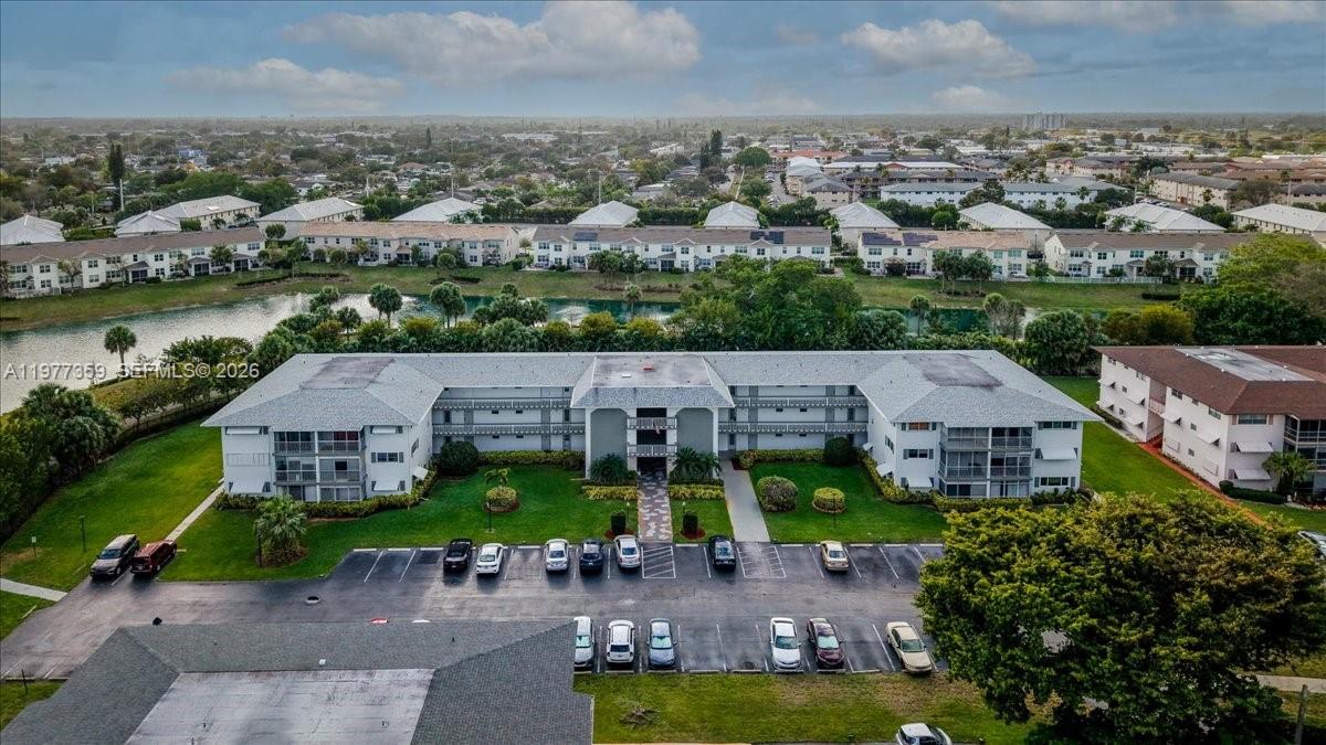 HILLCREST COUNTRY CLUB AP - Residential