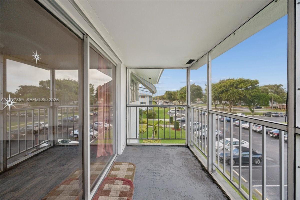 HILLCREST COUNTRY CLUB AP - Residential