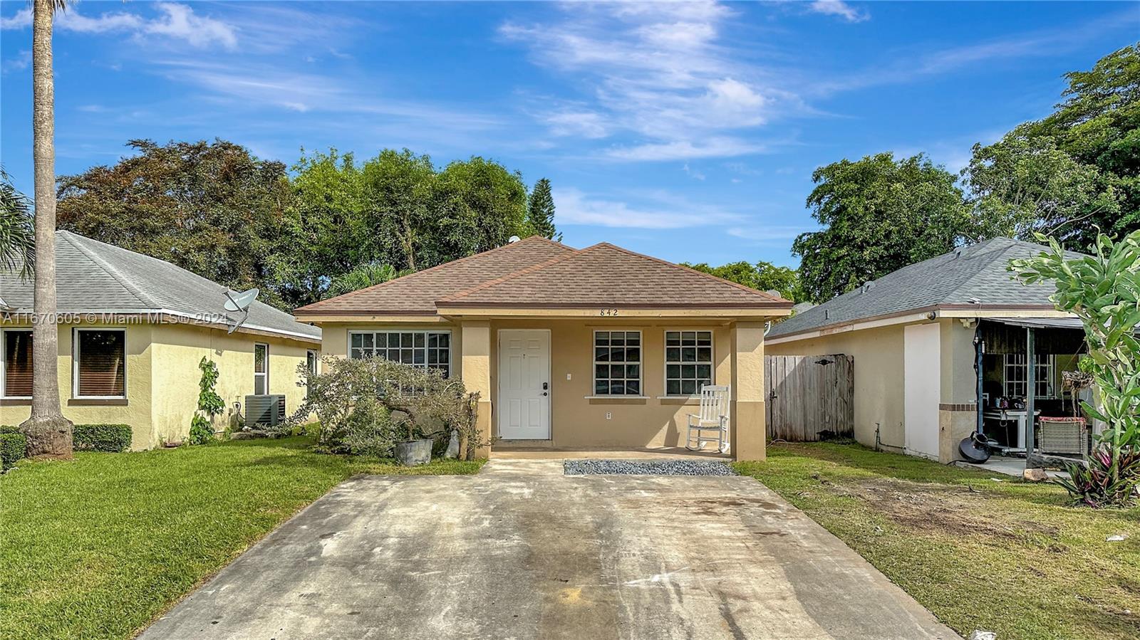 VILLAS OF PALM BAY - Residential