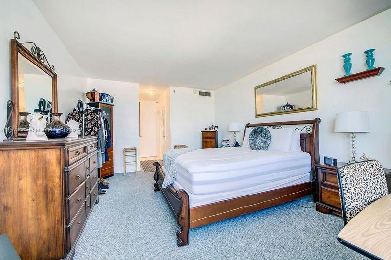 THE DECOPLAGE CONDO - Residential