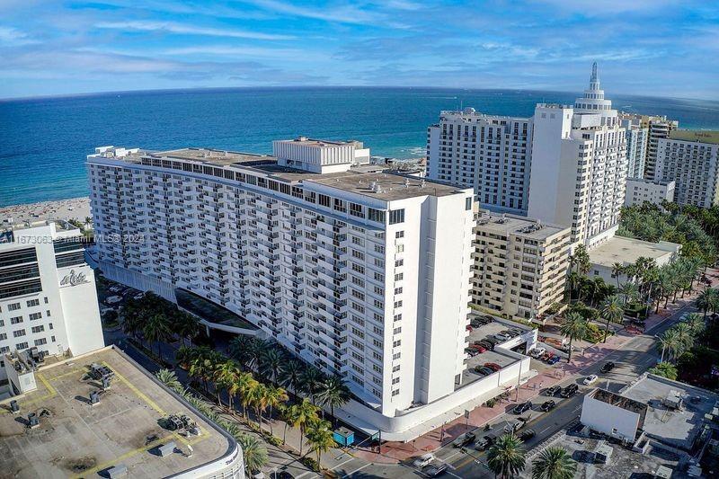 THE DECOPLAGE CONDO - Residential