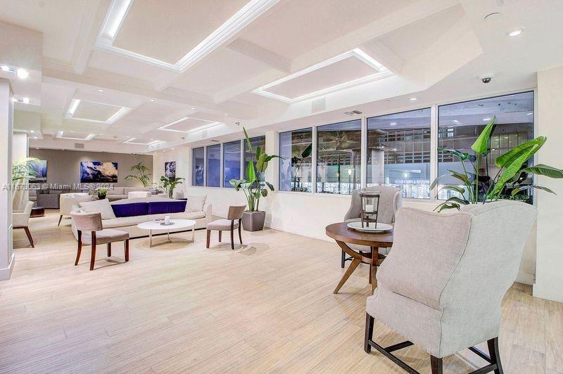 THE DECOPLAGE CONDO - Residential