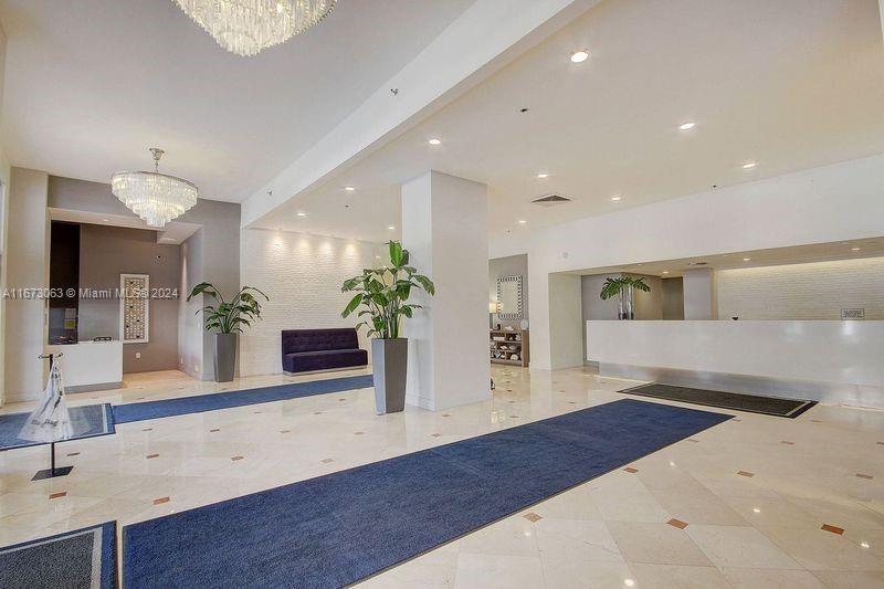 THE DECOPLAGE CONDO - Residential