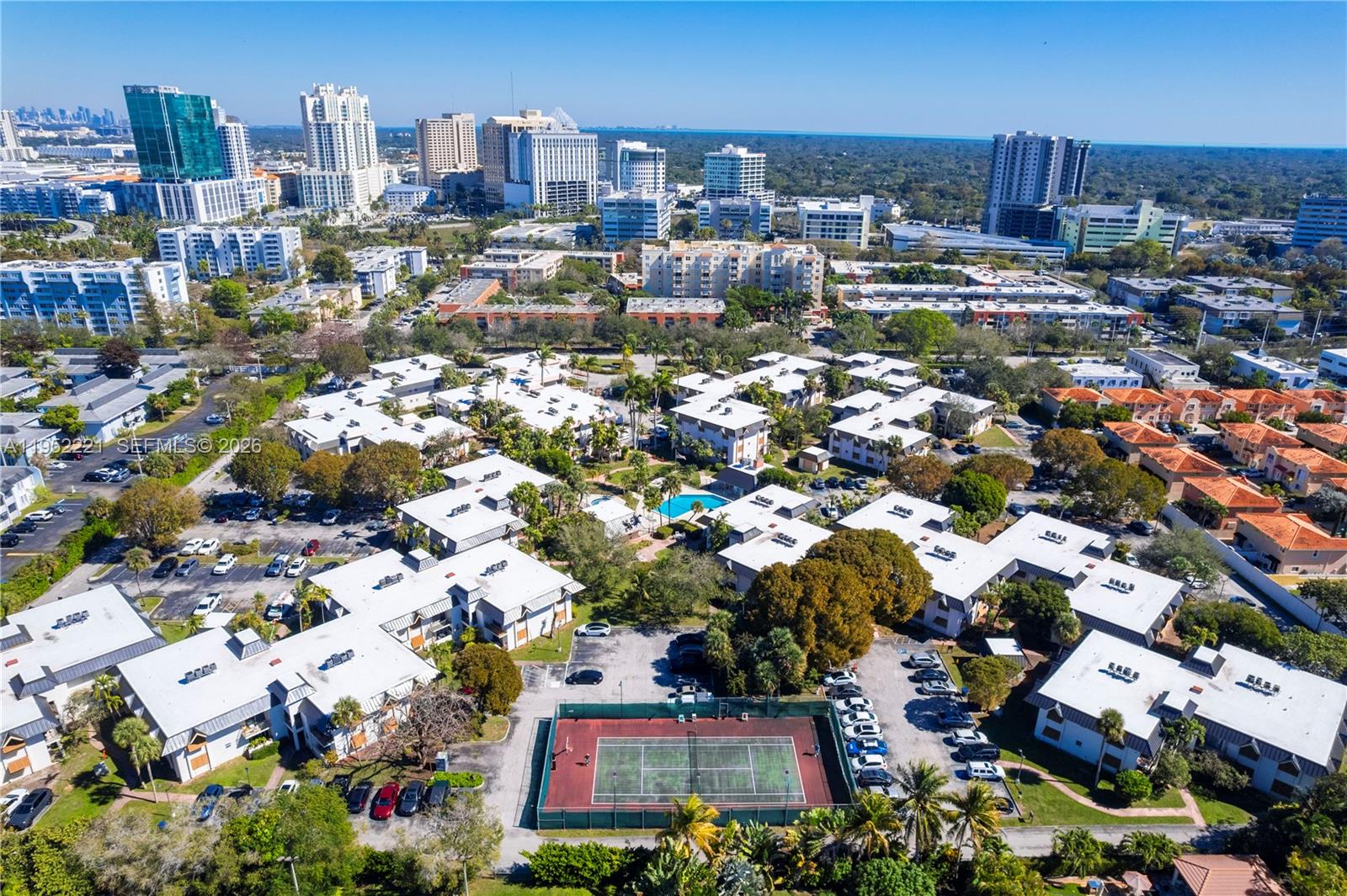 KINGSTON SQUARE CONDO - Residential