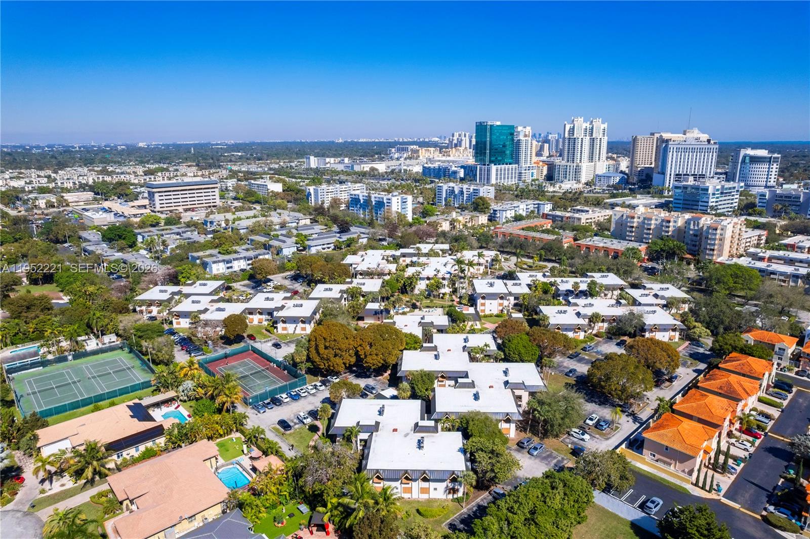 KINGSTON SQUARE CONDO - Residential