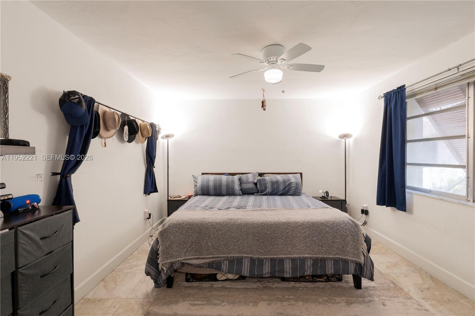 KINGSTON SQUARE CONDO - Residential