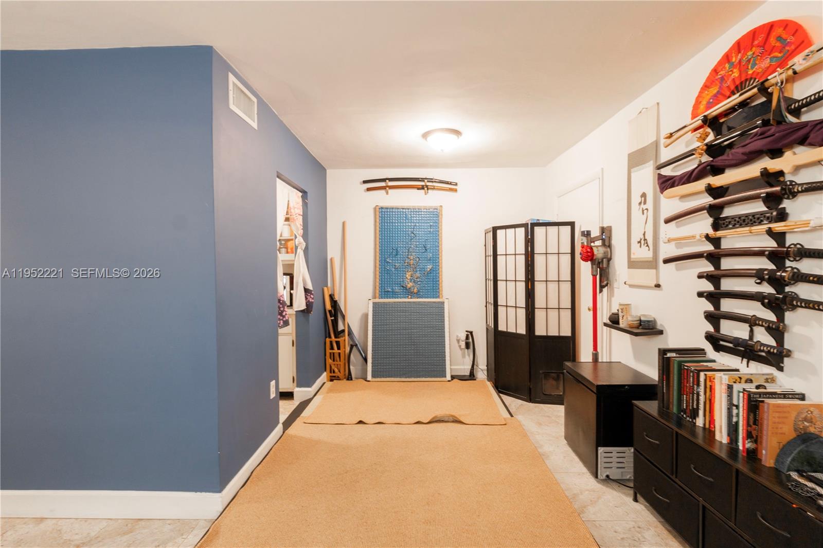 KINGSTON SQUARE CONDO - Residential