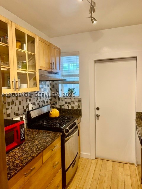 THE BAMBOO HOUSE CONDO - Residential Lease