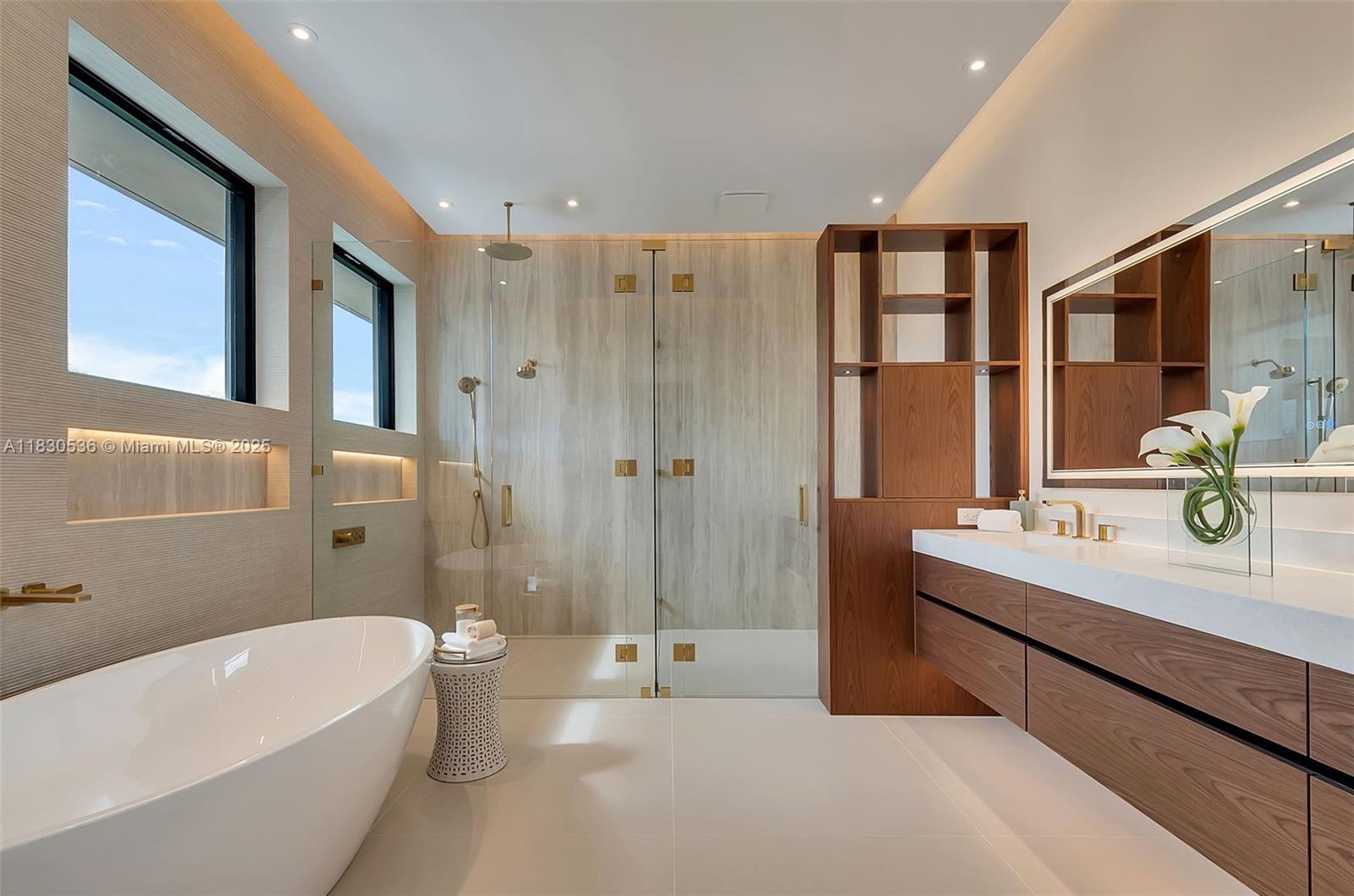 SUNILAND MANOR - Residential