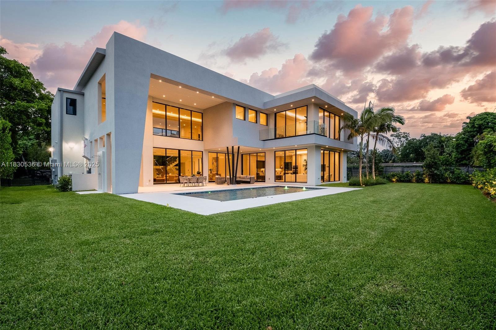 SUNILAND MANOR - Residential