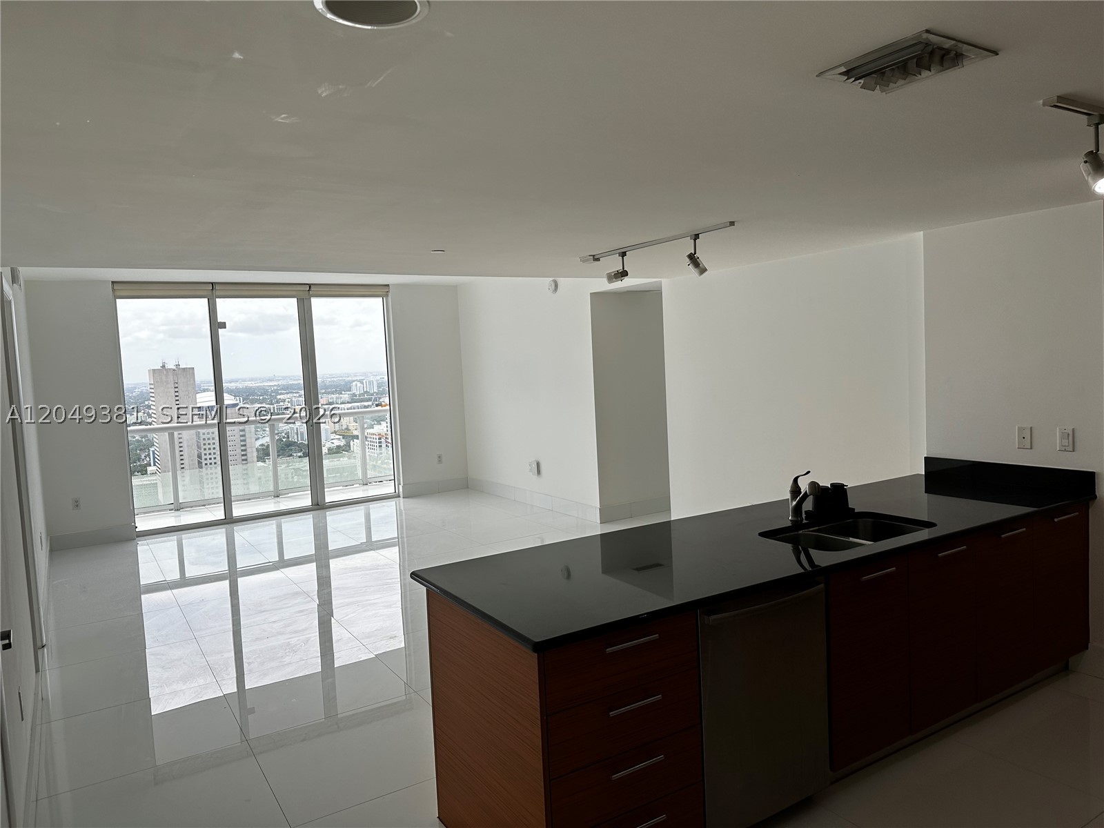 50 BISCAYNE CONDO - Residential Lease