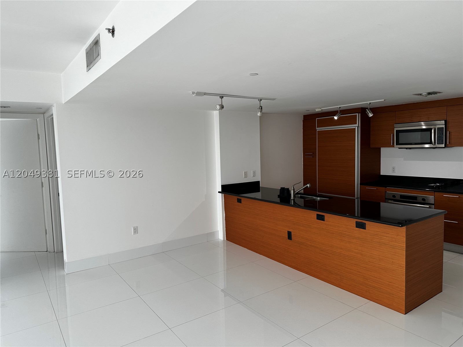 50 BISCAYNE CONDO - Residential Lease