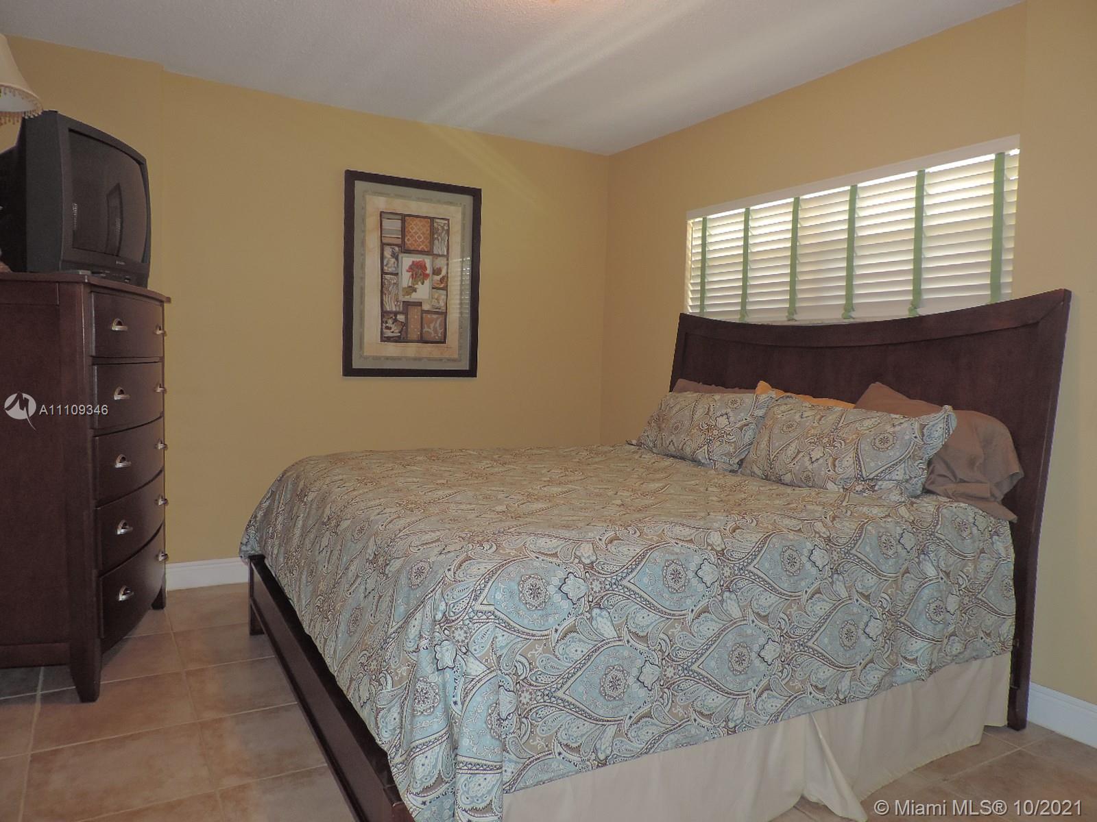 BREAKERS CONDO - Residential Lease