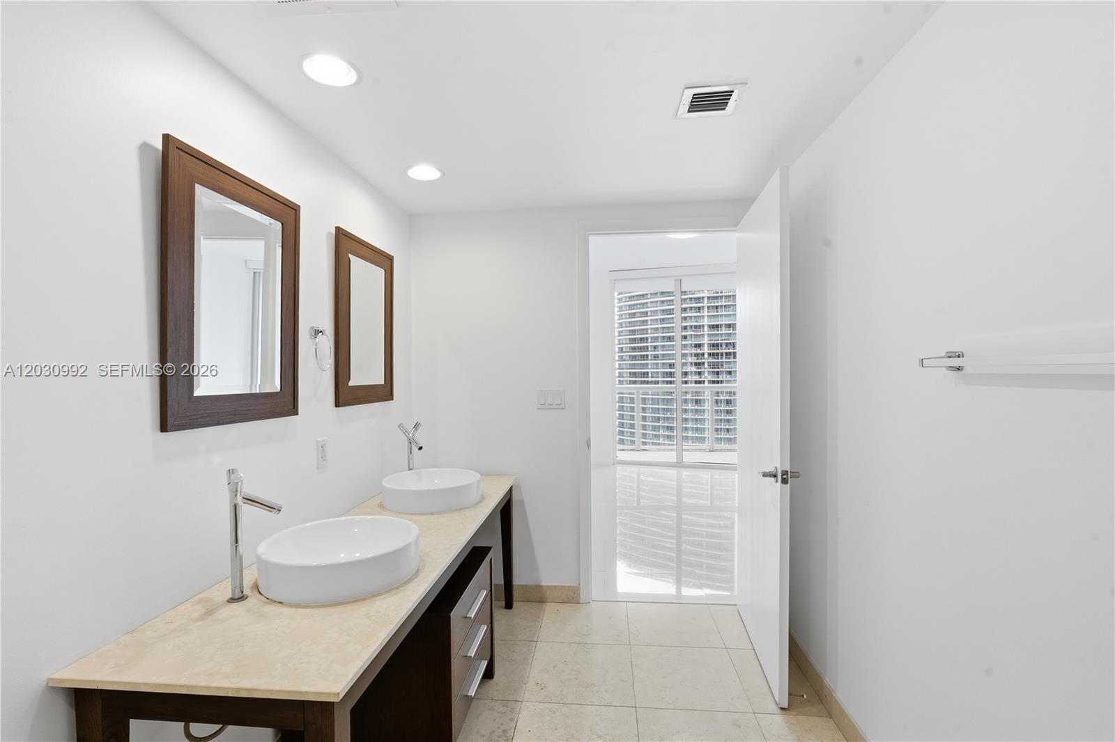 ICONBRICKELL CONDO NO 1 - Residential