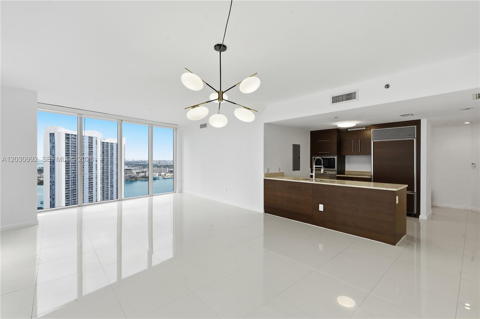 ICONBRICKELL CONDO NO 1 - Residential