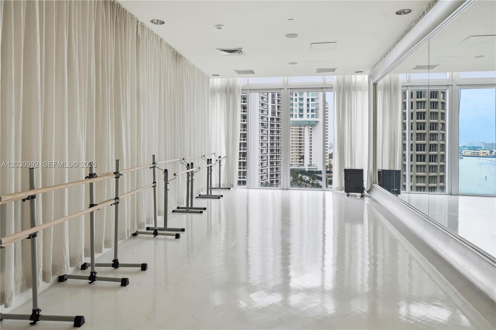 ICONBRICKELL CONDO NO 1 - Residential