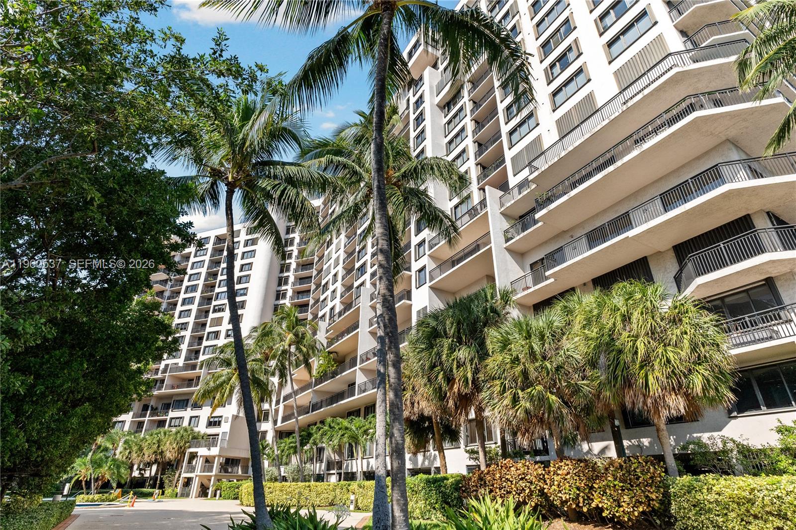 Live the Island lifestyle at its best in the heart of Brickell...Enjoy this spacious, peaceful, and unique converted to three-bedroom residence in exclusive Brickell Key. With soaring 12-foot ceilings and marble floors throughout, granite countertops, two balconies and two parking spaces. Pool, bay and garden views. Full-service building with recently
remodeled lobby, heated salt-water pool, tennis, racquetball, fitness center, BBQ, 24-hr concierge, convenience store and more... Walking distance to best shopping, restaurants, entertainment and Brickell Financial Center.