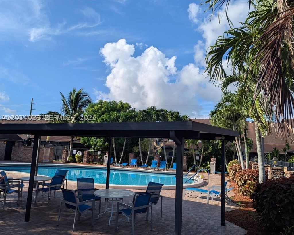 SPRINGTREE LAKES - Residential