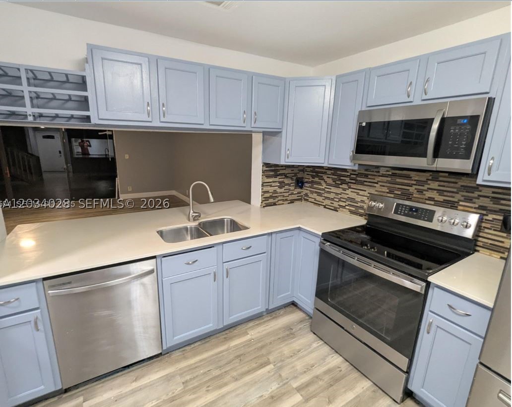 SPRINGTREE LAKES - Residential