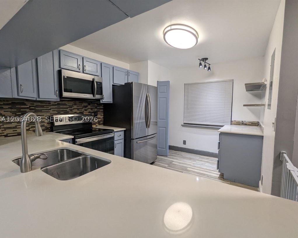 SPRINGTREE LAKES - Residential