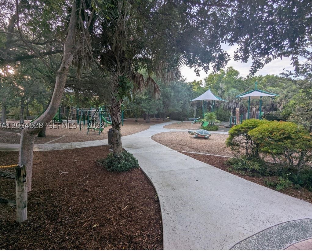 SPRINGTREE LAKES - Residential