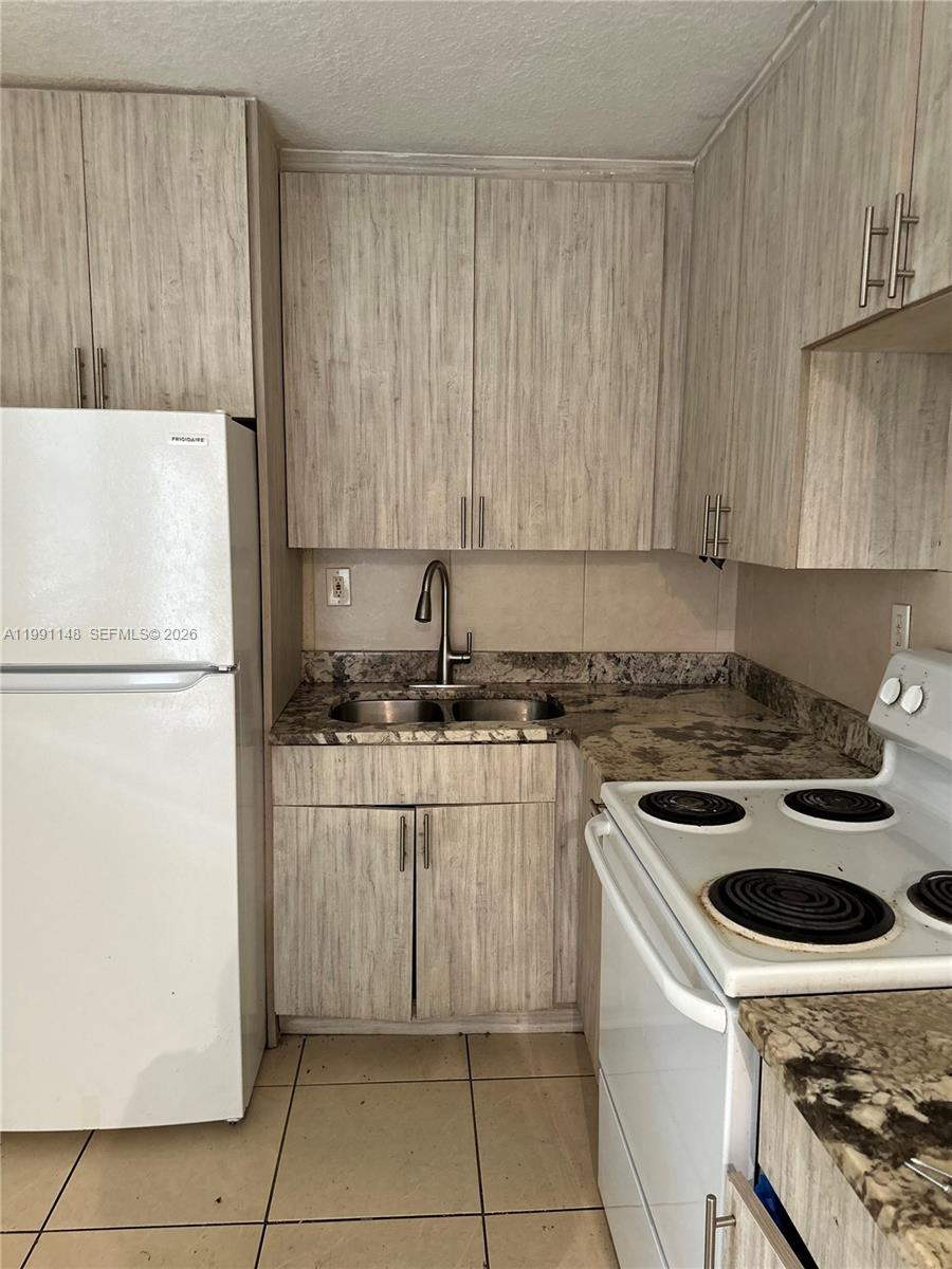MARBELLA CONDO - Residential