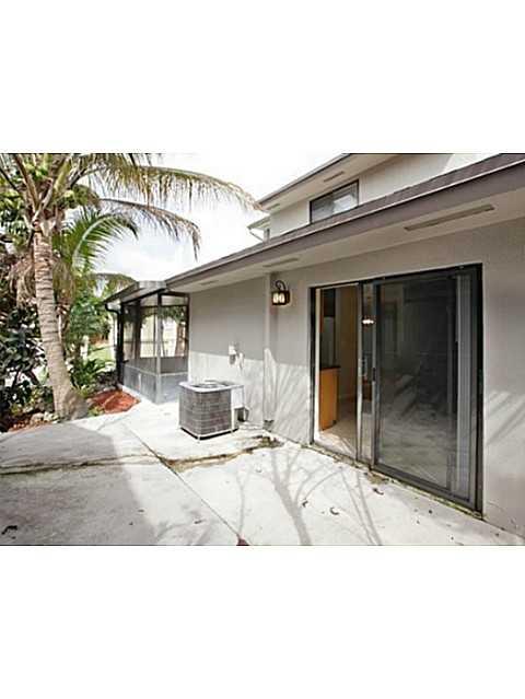 LAKES BY THE BAY SEC 1 - Residential Lease
