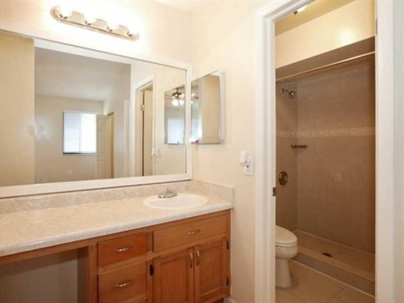 LAKES BY THE BAY SEC 1 - Residential Lease