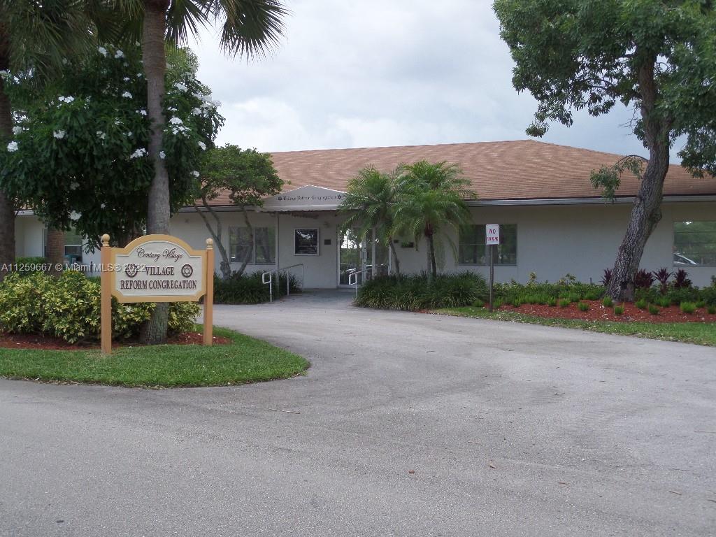 CENTURY VILLAGE BUCKINGHAM - Residential Lease
