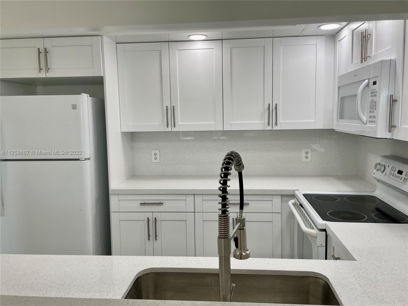 CENTURY VILLAGE BUCKINGHAM - Residential Lease