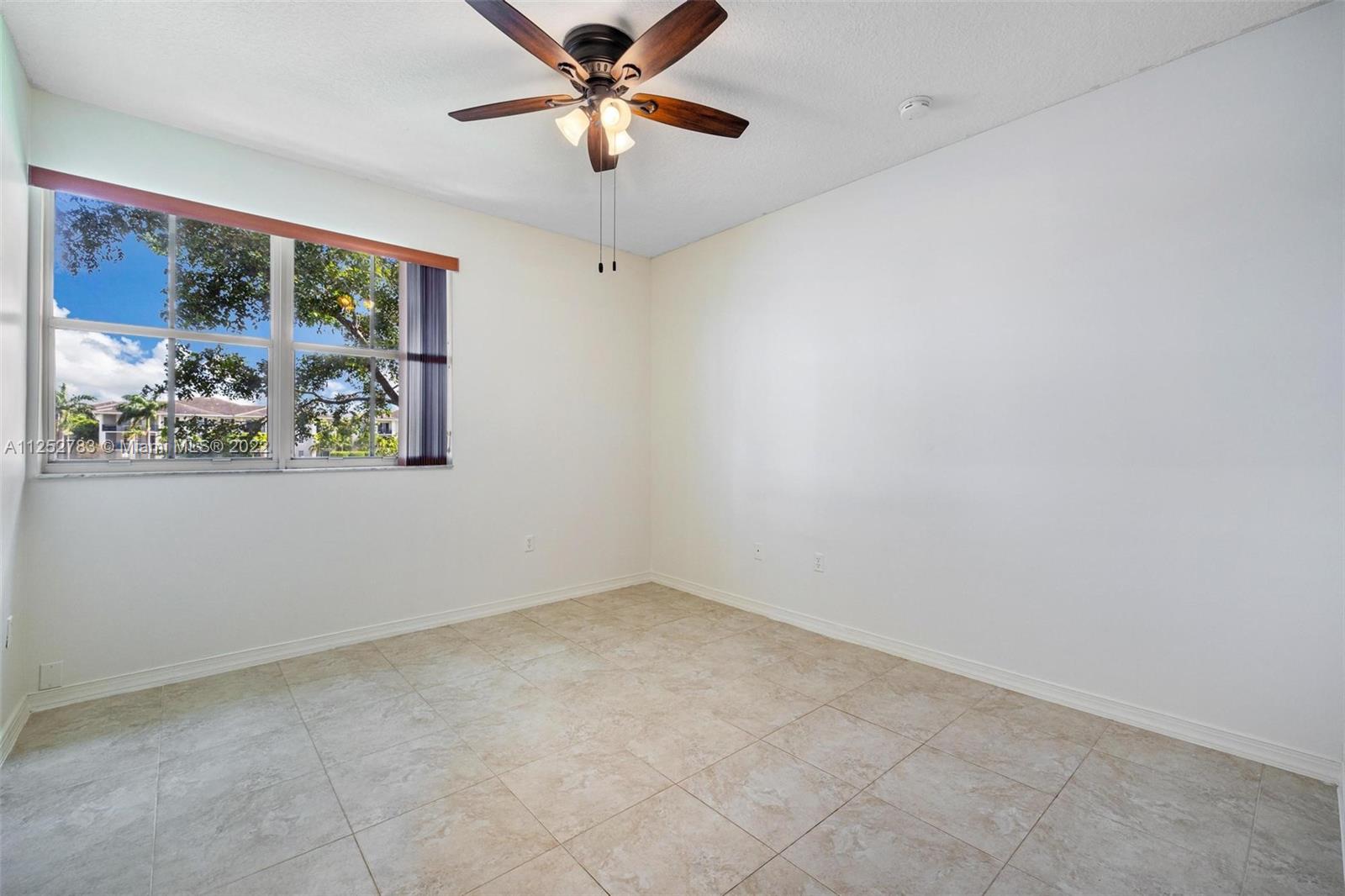 HAMPTON ISLES CONDO - Residential Lease