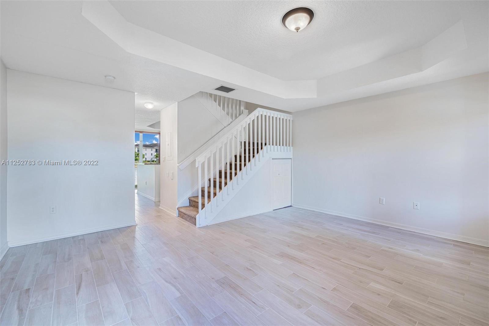 HAMPTON ISLES CONDO - Residential Lease