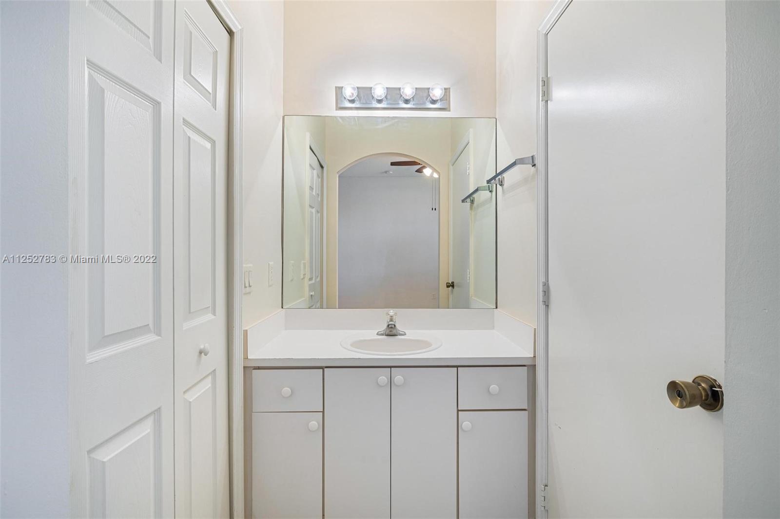 HAMPTON ISLES CONDO - Residential Lease