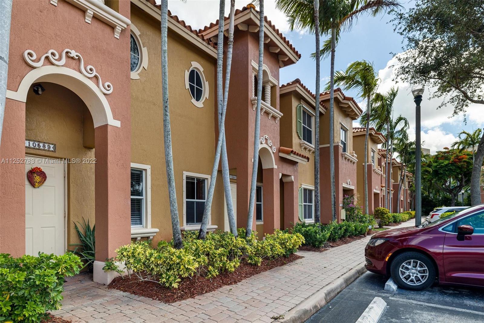 HAMPTON ISLES CONDO - Residential Lease