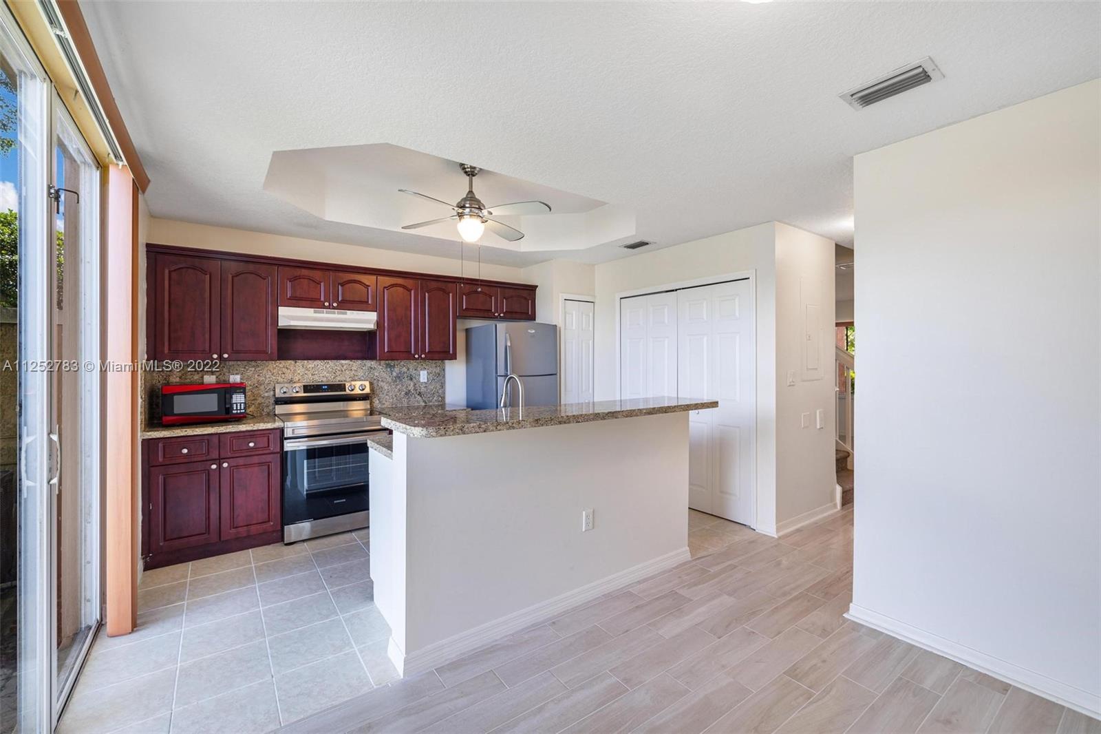 HAMPTON ISLES CONDO - Residential Lease