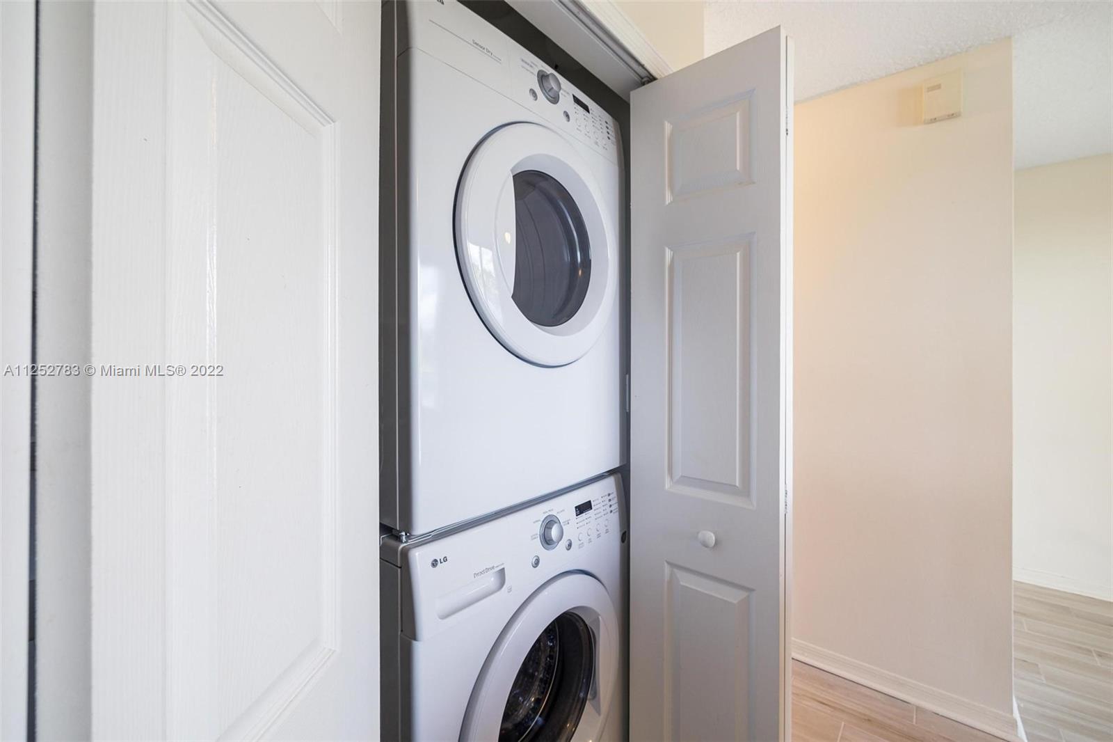HAMPTON ISLES CONDO - Residential Lease