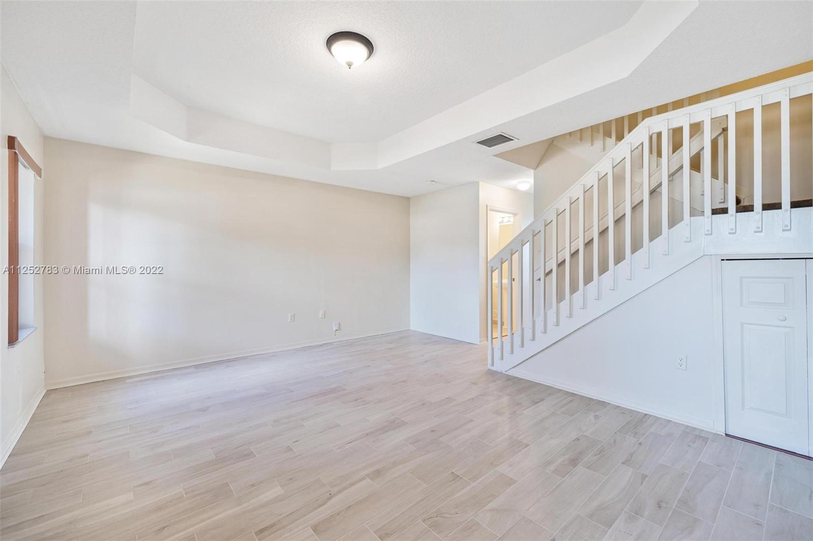 HAMPTON ISLES CONDO - Residential Lease