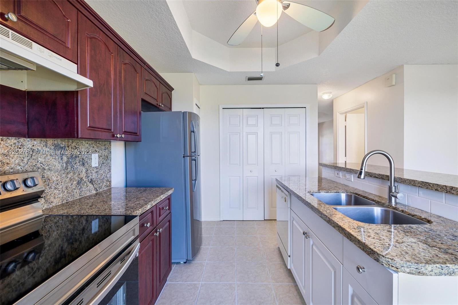 HAMPTON ISLES CONDO - Residential Lease