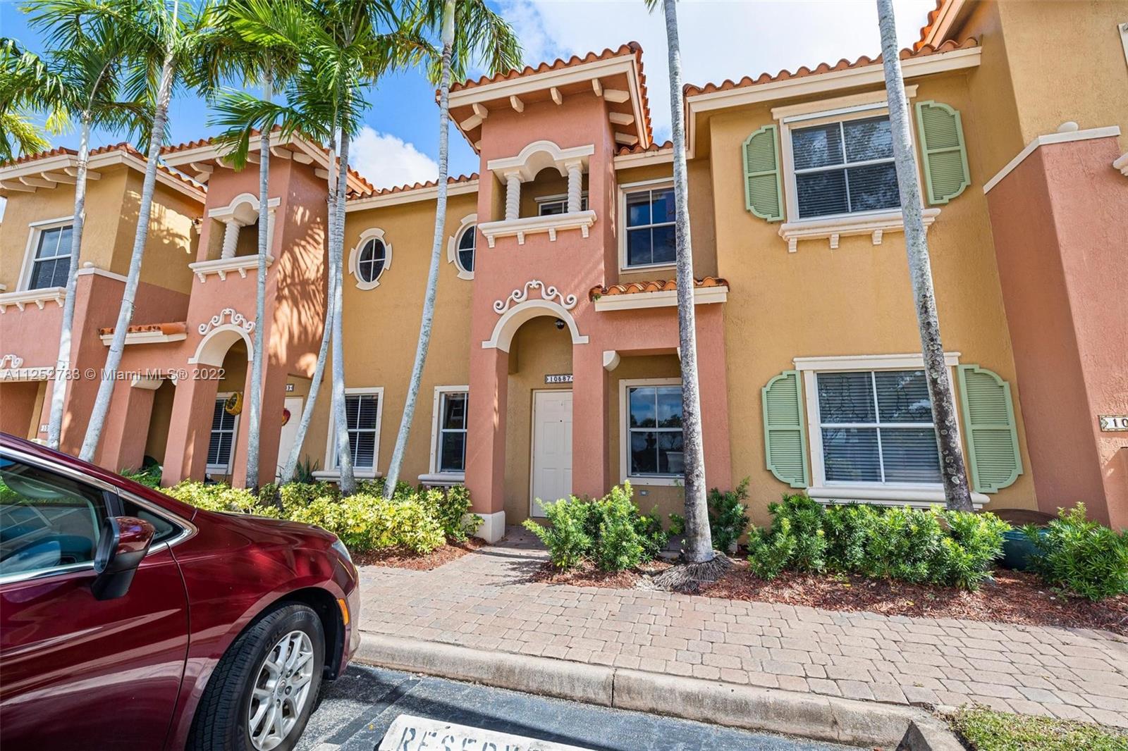 HAMPTON ISLES CONDO - Residential Lease