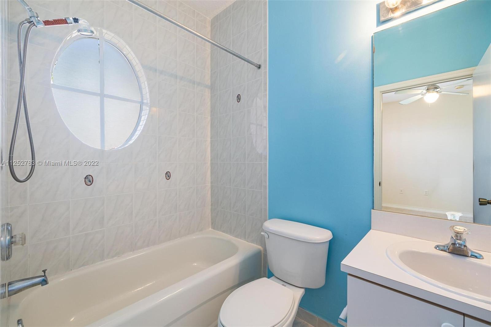 HAMPTON ISLES CONDO - Residential Lease