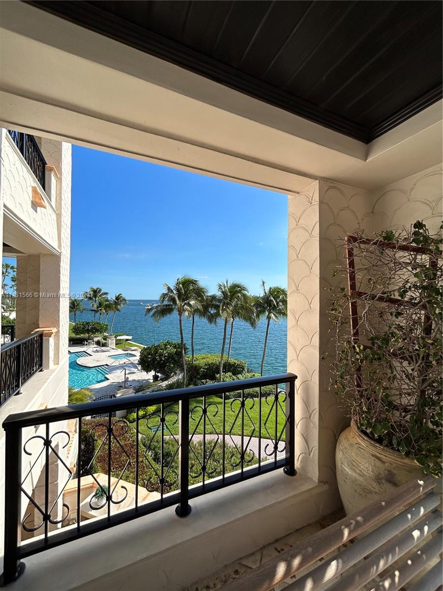 BAYVIEW AT FISHER ISLAND - Residential