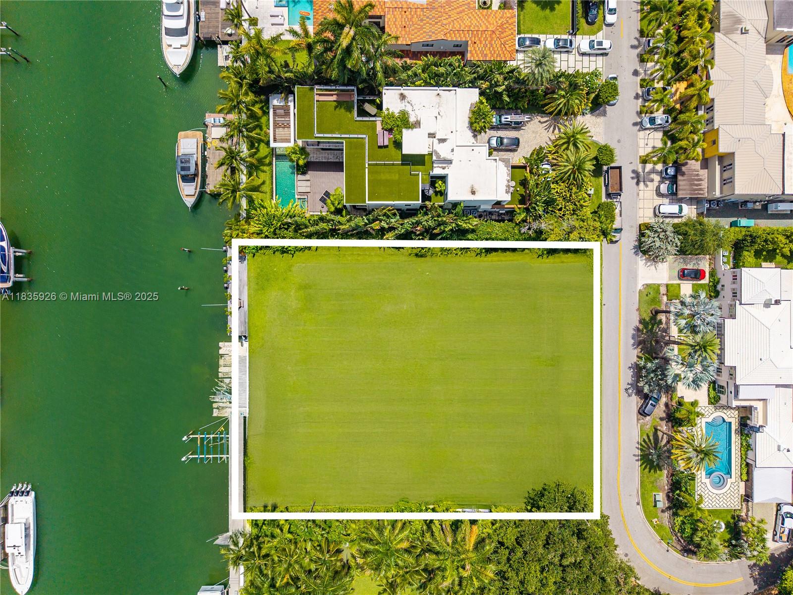SUNSET ISLANDS-ISLAND NO - Residential