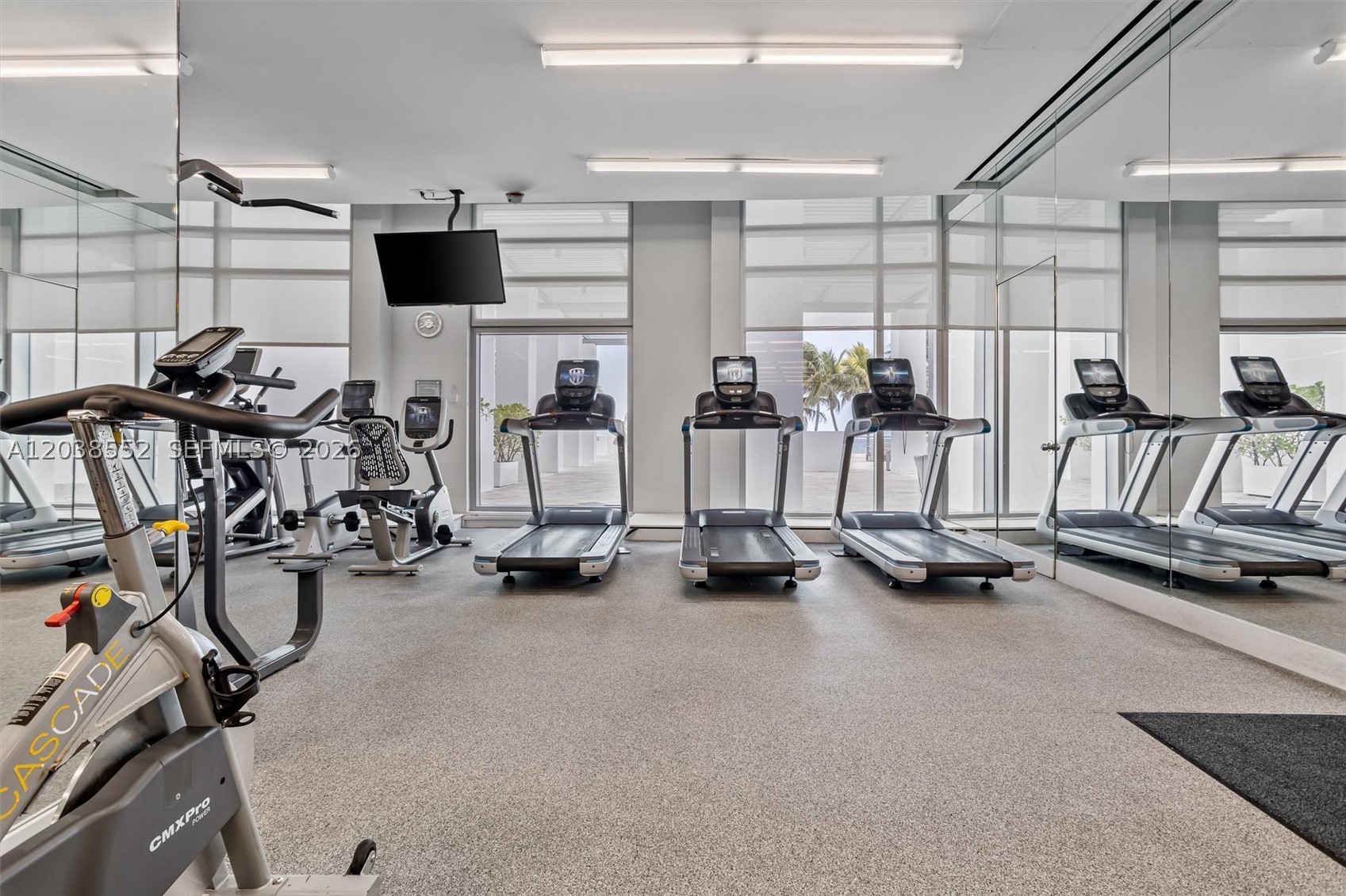 DIPLOMAT OCEANFRONT RESID - Residential Lease