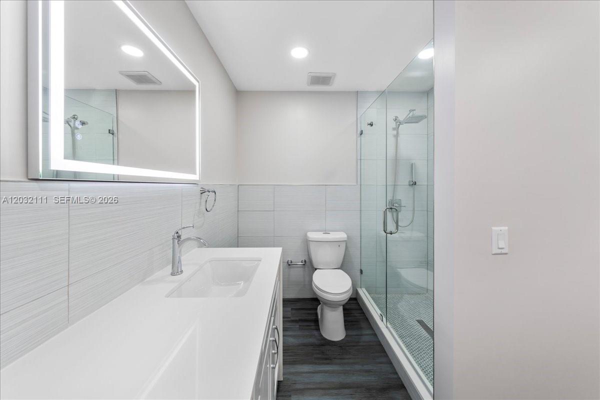 GREEN TREE ESTATES - Residential Lease